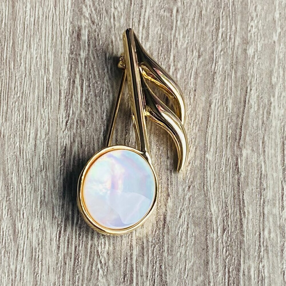 Mother Of Pearl Gold Tone Music Note Brooch​​​​​​​​​​